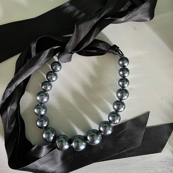 Graphite colored beaded necklace with adjustable ribbon ties - Picture 3 of 3